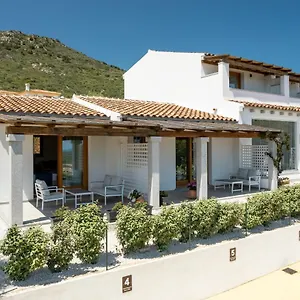 https://coro-e-bentu-rooms-view.in-sardinia.net