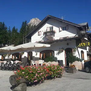 https://hotel-fiames.hotelinveneto.com